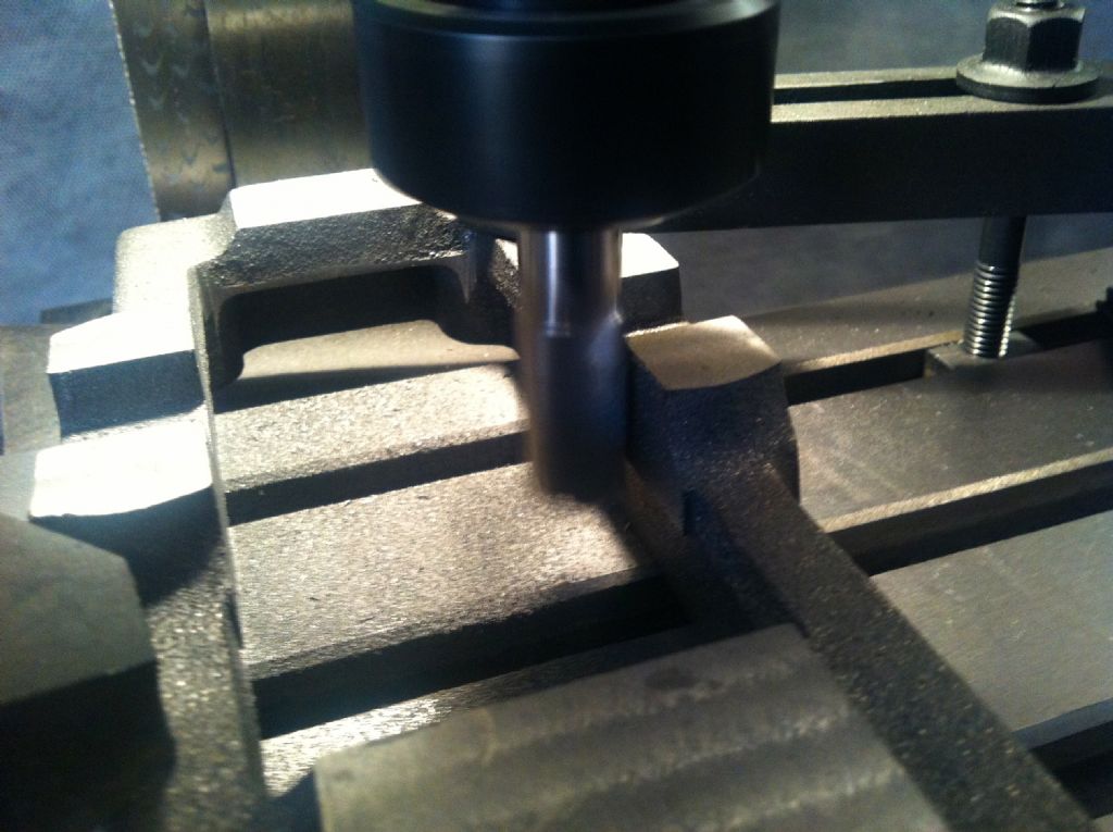 20. milling the distance between the sole plate bearing houses.jpg