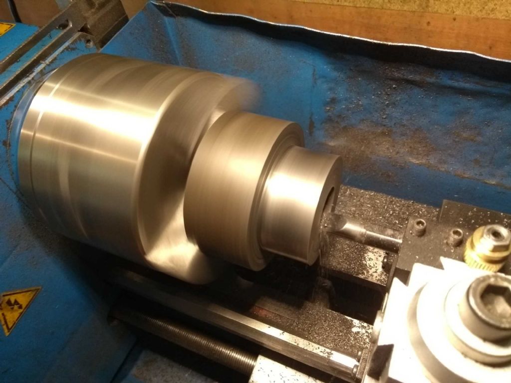 piston rings boring.jpg