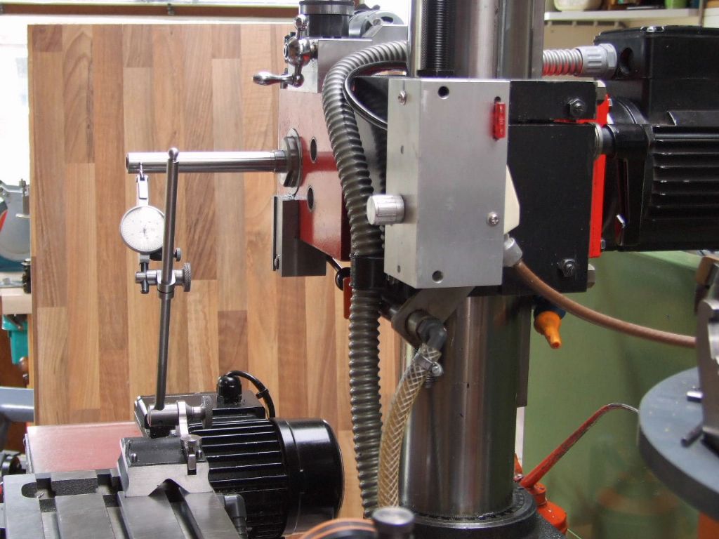 clocking test mandrel parallel with cross-slide.jpg