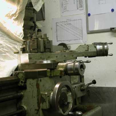 gauge on lathe.jpg